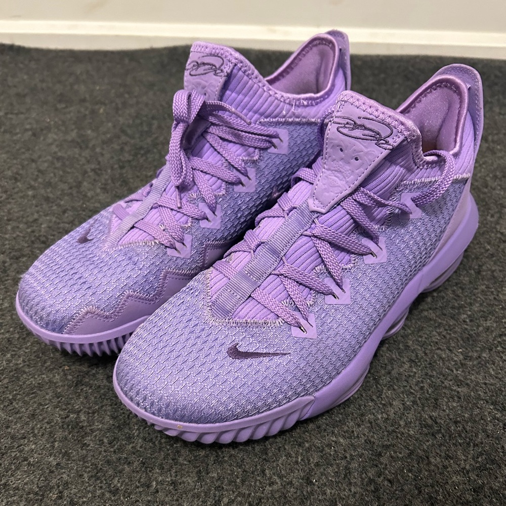 LeBron 16 Low - Atomic Purple